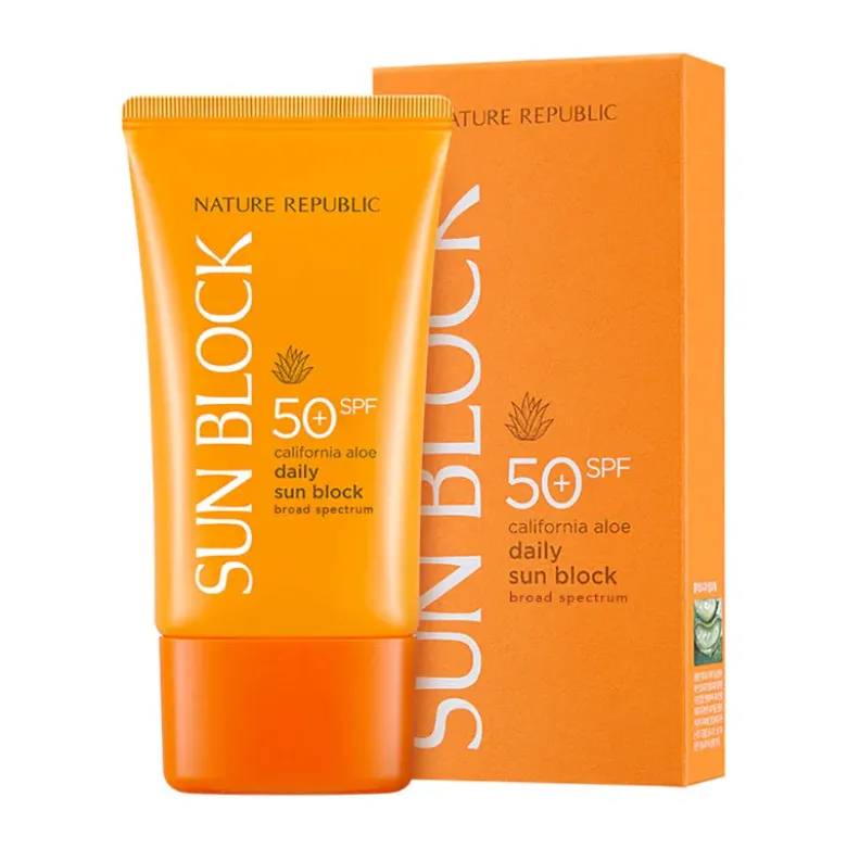California Aloe Daily Moisture Sunblock SPF50+ PA++++