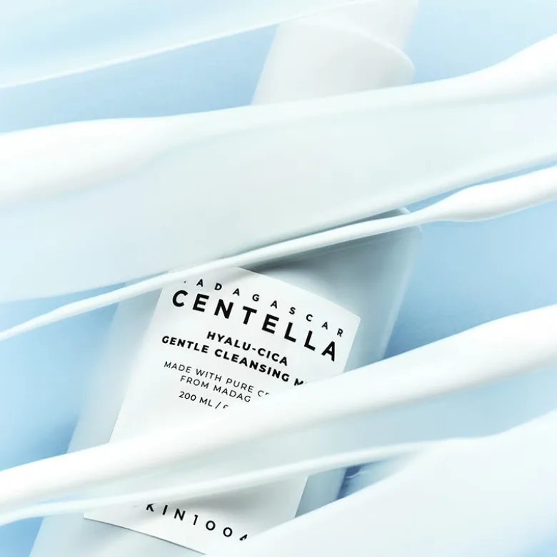 Madagascar Centella Hyalu-Cica Gentle Cleansing Milk