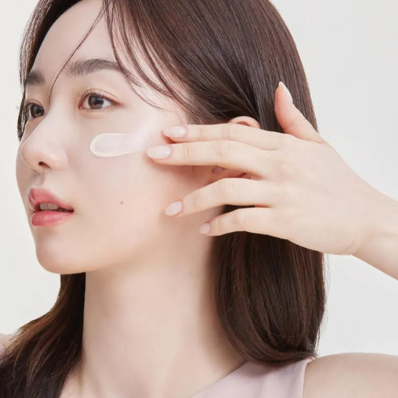 No.3 Porcelain Base-skip Tone Up Beige SPF50+