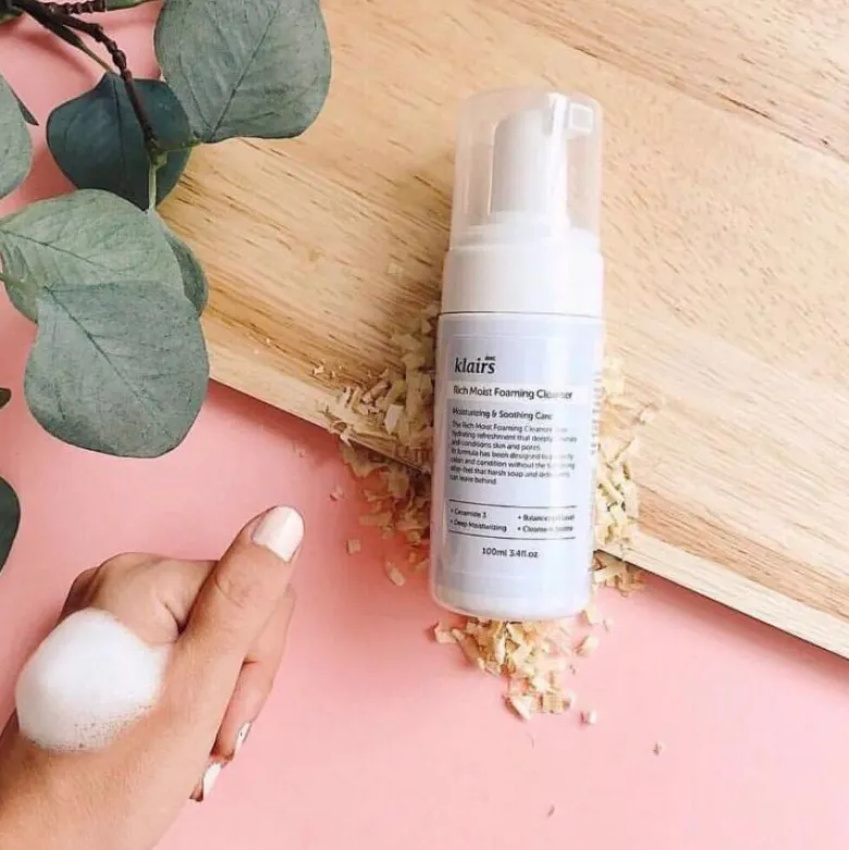 Rich Moist Foaming Cleanser